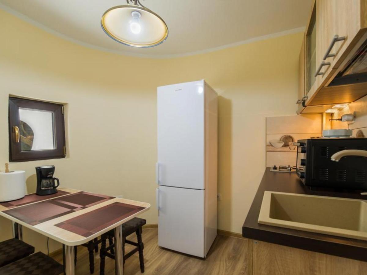 Apartment Carol Private Yard With Barbeque And Parking Sinaia Eksteriør bilde