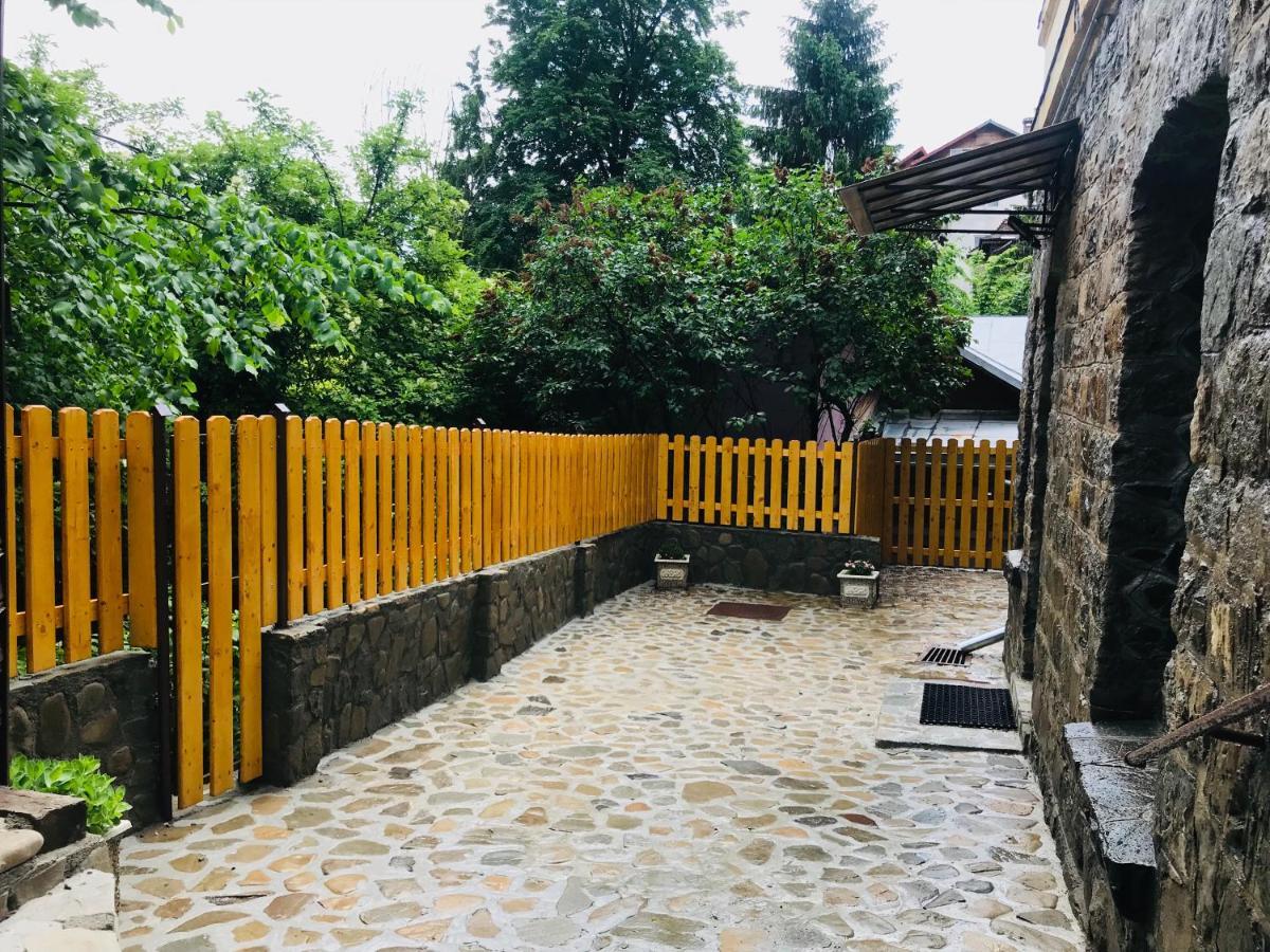 Apartment Carol Private Yard With Barbeque And Parking Sinaia Eksteriør bilde